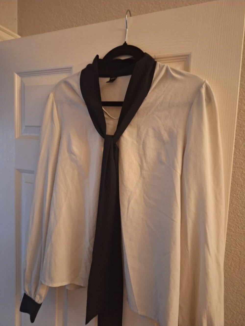 SHEIN Women’s White Blouse Black Tie Neck Long Sleeve Career Top Size Medium